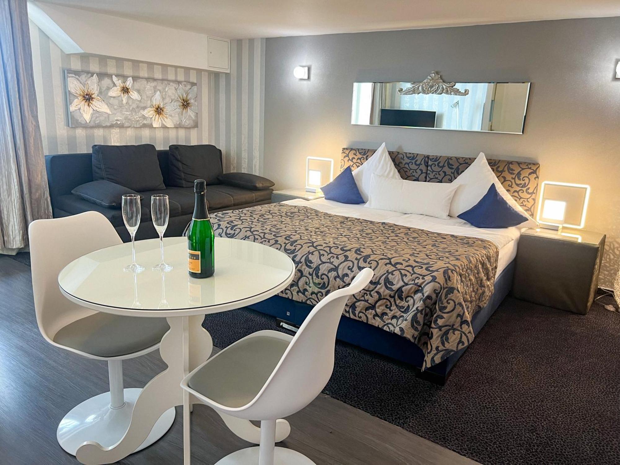 Hotel Service Apartments Am Prinzenplatz Камп-Линтфорт Экстерьер фото